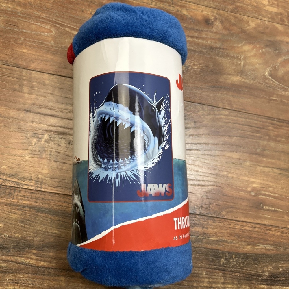 Franco JAWS 46x60 Inch Micro-Plush Throw Blanket Shark Universal Studios NEW - Picture 4 of 7